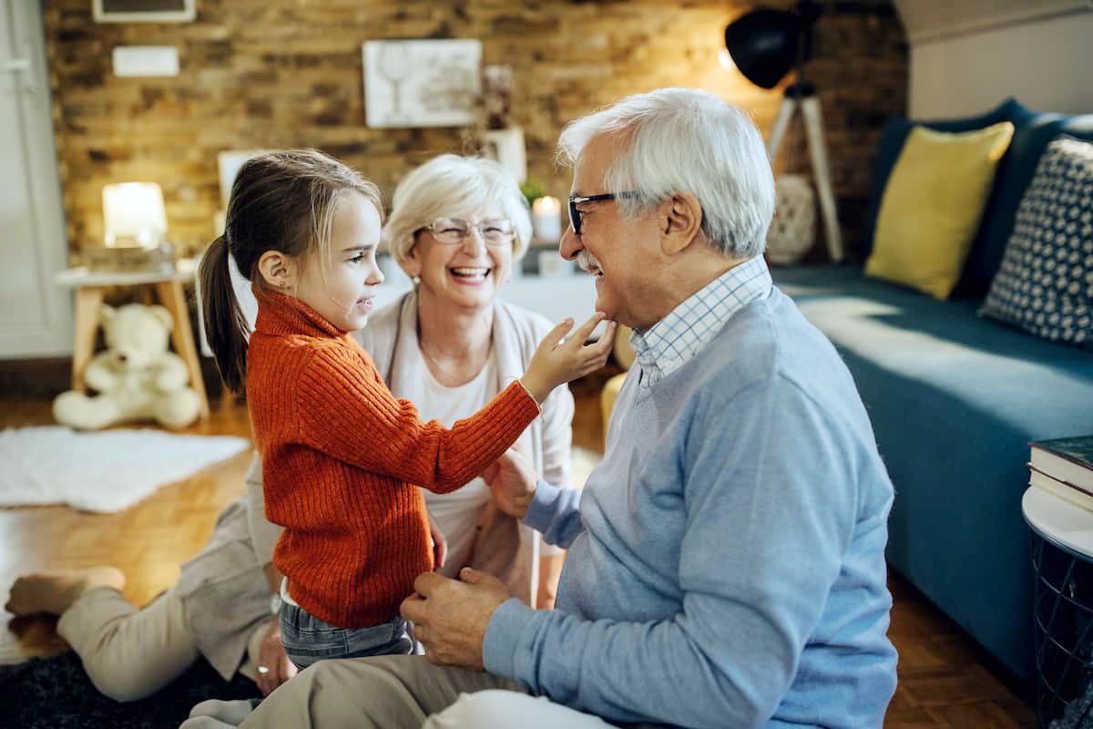 La Pedagogía Social: La Casa de los Abuelos: Un espacio de unión generacional