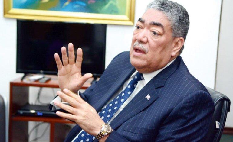 Miguel Mejía afirma presentó renuncia en más de una ocasión y Abinader no las aceptó