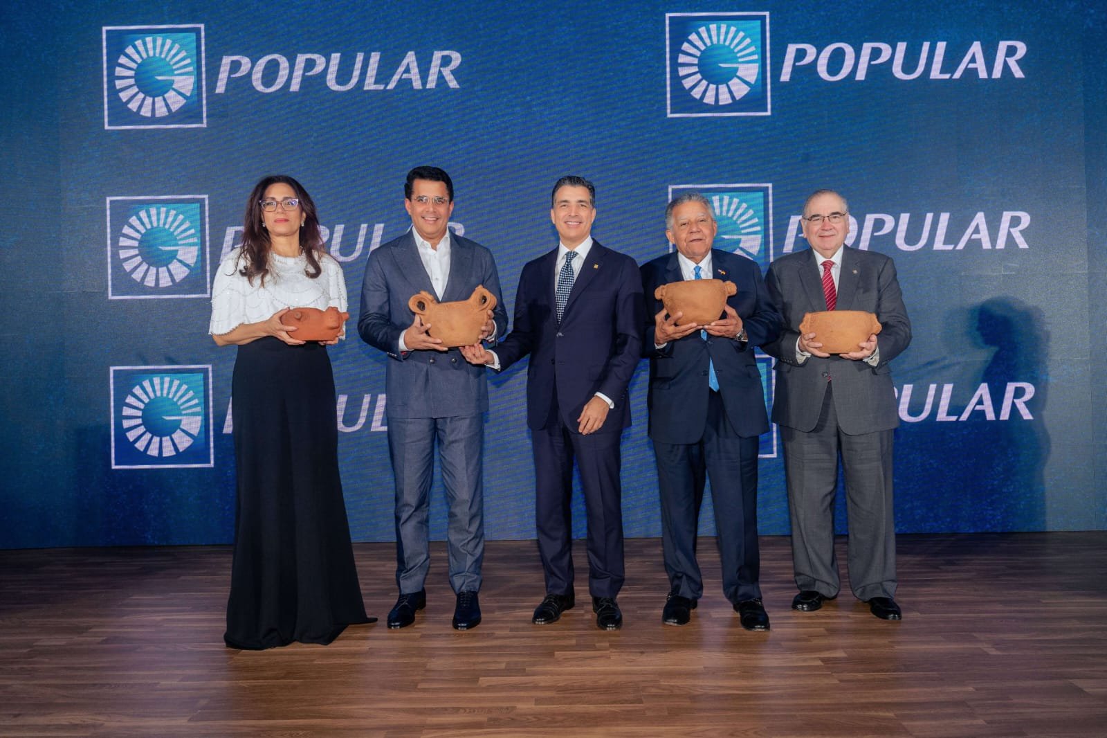 Cobertura ESPECIAL FITUR 2025: Verón-Punta Cana en Madrid: Banco Popular promueve cultura dominicana en su cena de gala en FITUR