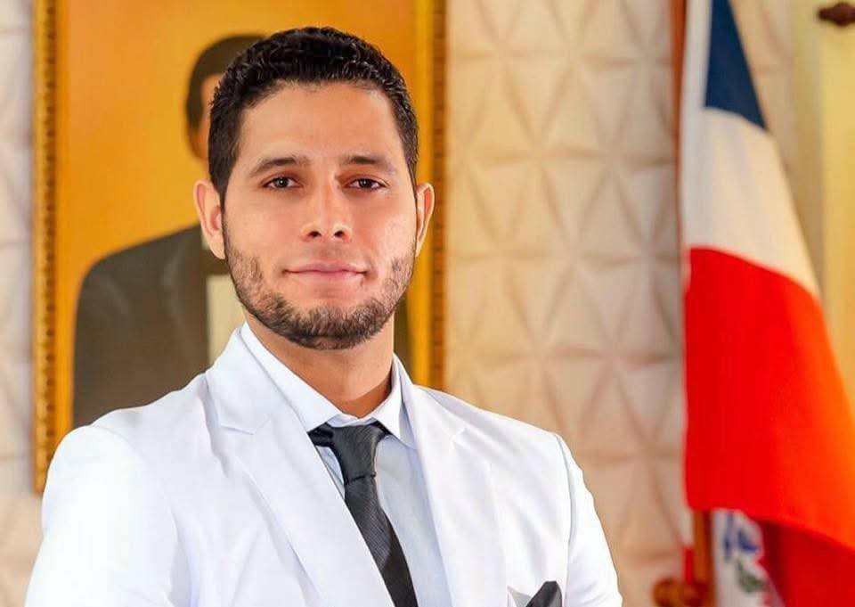 Alexander Rodríguez "El Hijo Del Pueblo" reafirma compromiso con el desarrollo y la seguridad jurídica en La Otra Banda y el país