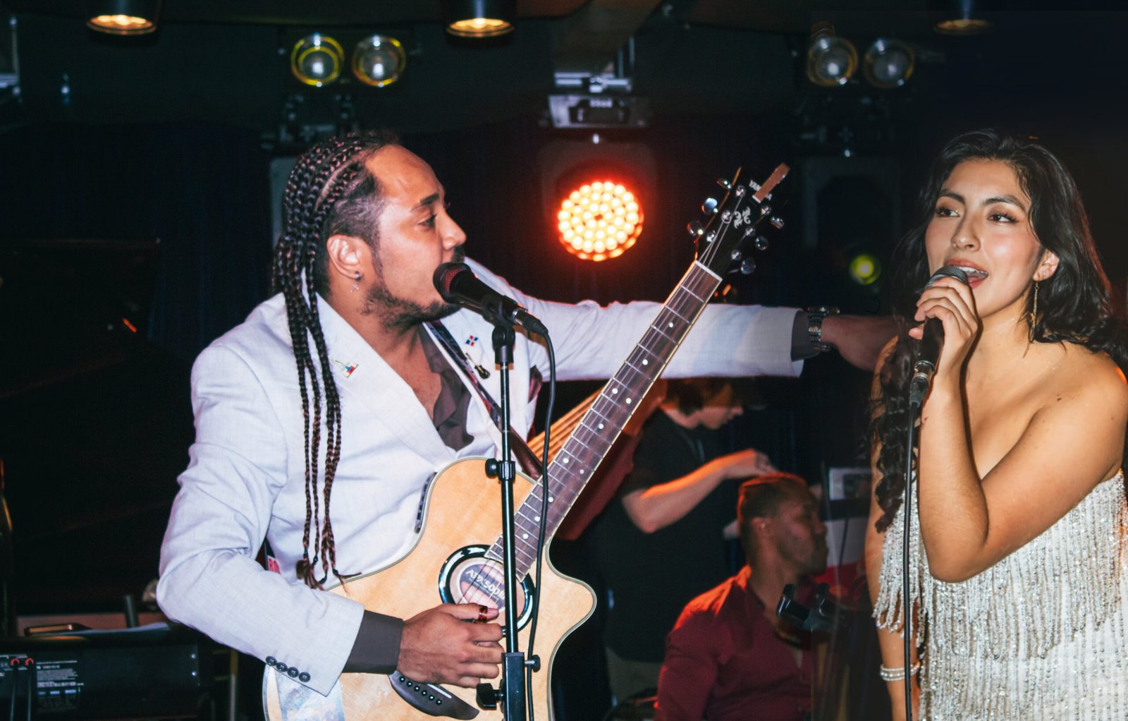 El artista dominicano Yanco Santana conquista el club de jazz más grande y prestigioso de Rusia con merengue y bachata