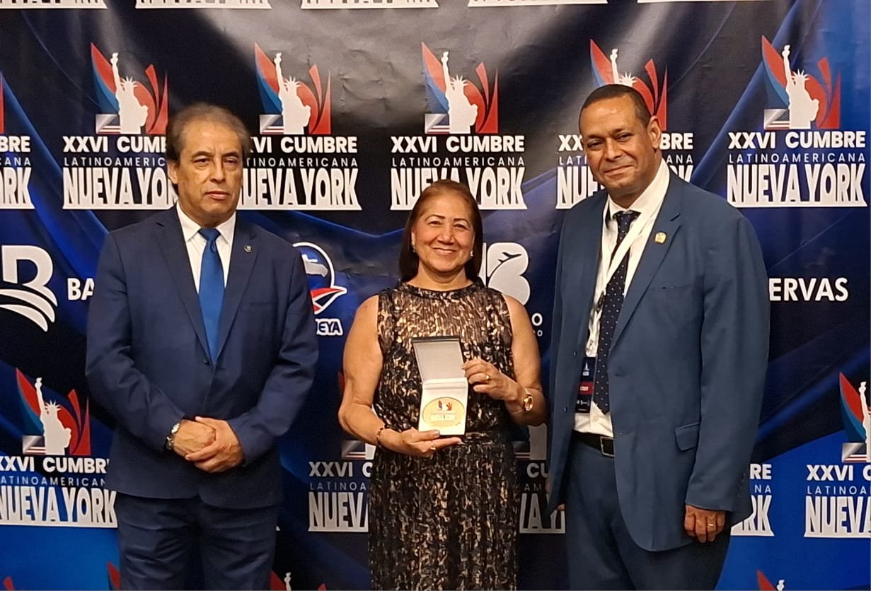 Alexander Rodríguez "El Hijo del Pueblo" es galardonado como Mejor Alcalde de la República Dominicana en Nueva York